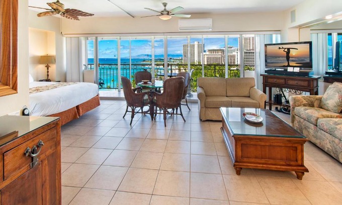 Waikiki Apartment | Waikiki Shore 1308
