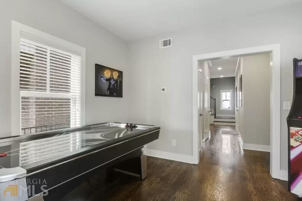Westside House | Beautifully spacious 4 bed/ 4 bath house with game room in the heart of Atlanta!