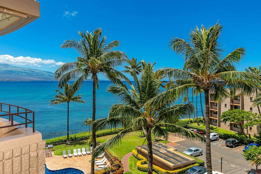 Maalaea Hotel | Island Sands by Coldwell Banker Island Vacations