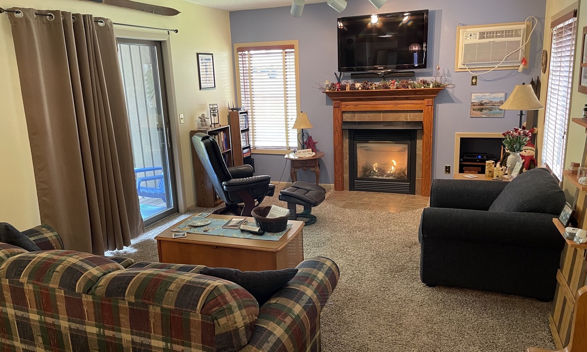 Clymer Condo | Relaxing Peek ‘n Peak Ski & Golf Condo near the slopes