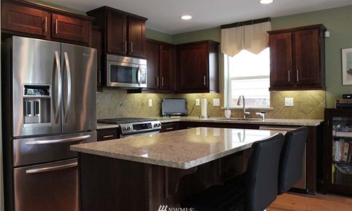 Mill Creek House | Spacious 4-bedroom house with WiFi and AC in brilliant Mill Creek