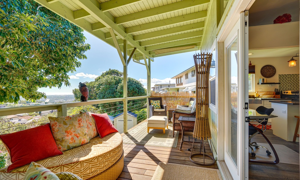 Aiea Apartment | Inviting Aiea Bungalow w/ Balcony, Grill & Views!