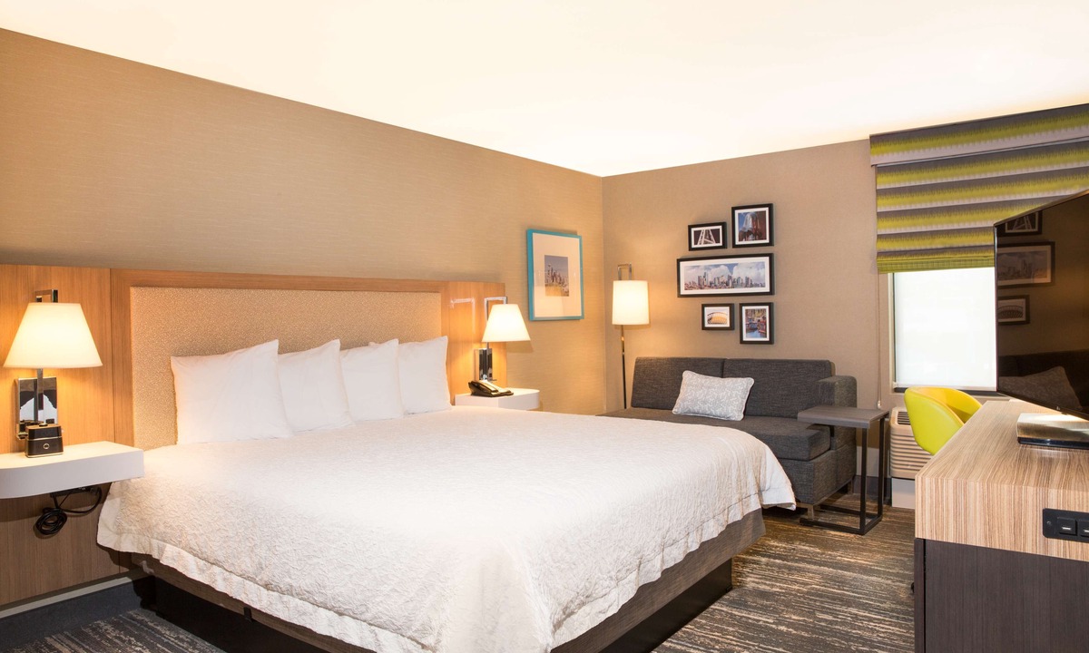 Lower Queen Anne Hotel | Hampton Inn & Suites Seattle-Downtown