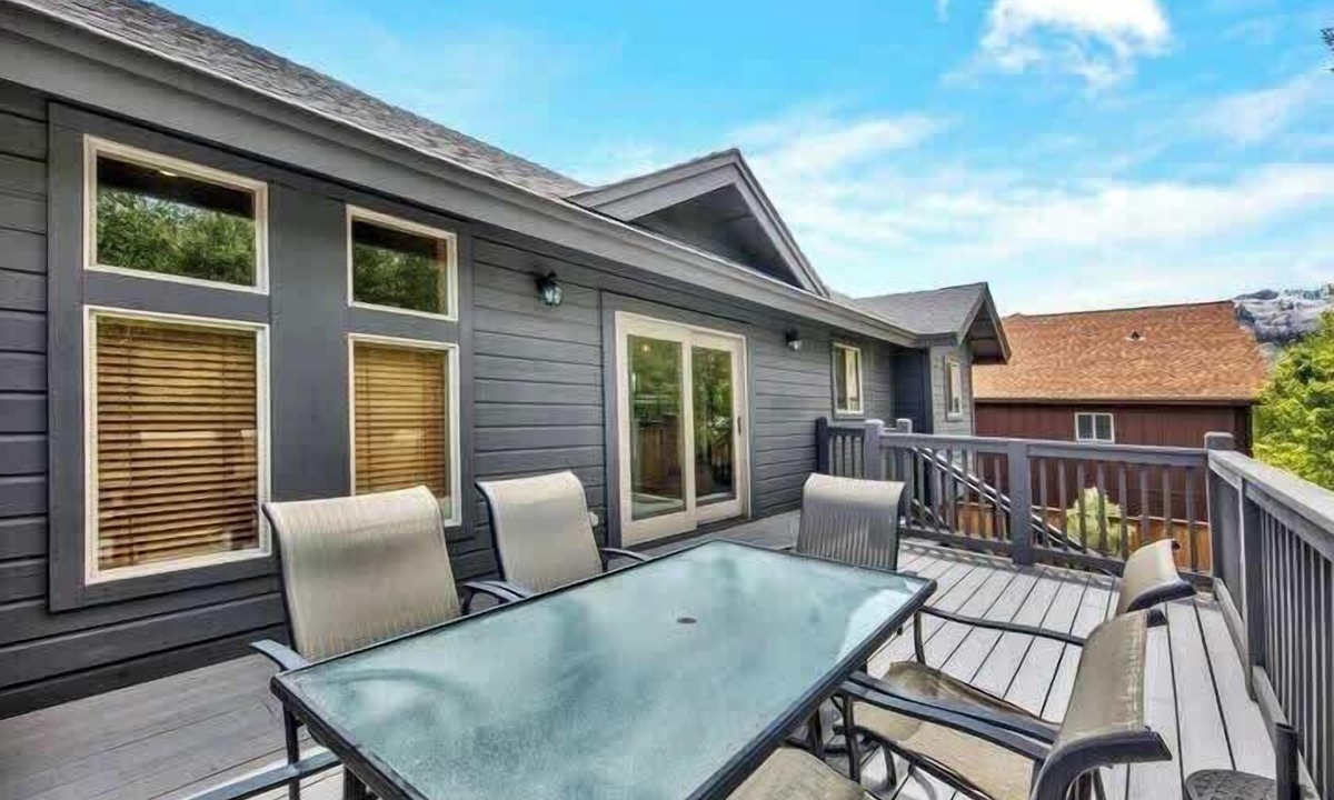 Mountain View Estates House | Pet Friendly with Hot Tub, A/C, and Mountain View