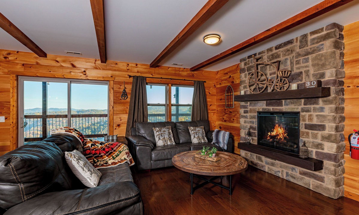 Chalet Village North Cabin | Gatlinburg Luxury Great Mountain, Views Hot Tub, Pool Table Air Hockey, Fire Pit