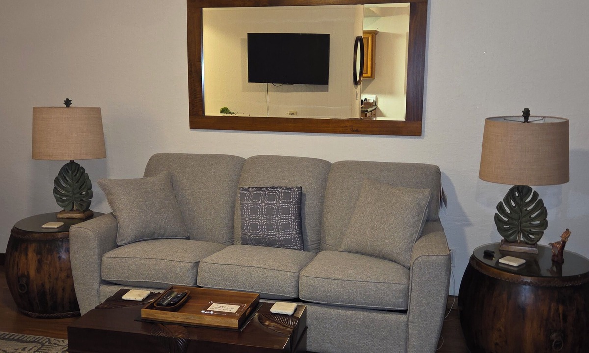 Lihue Condo | Kaha Lani #304: Coconut Coast Pacific Sunrise View 1BR/1½B Top Level View