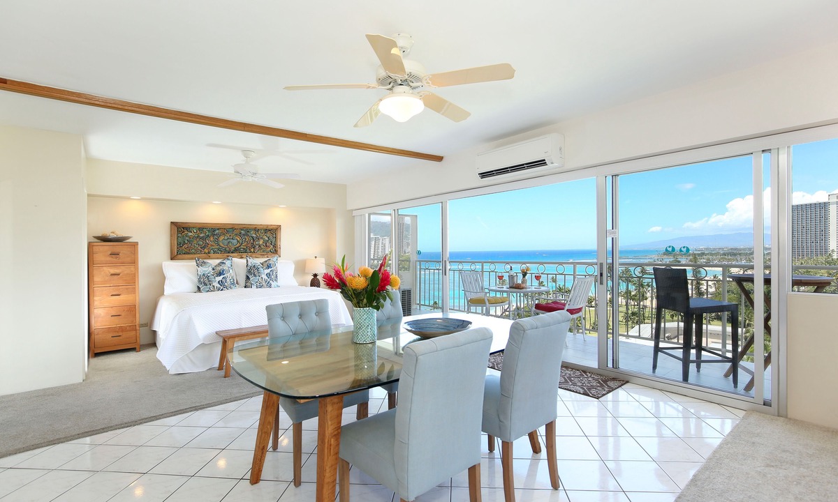Waikiki Condo | Million-Dollar Ocean Views! Steps from Beach! Full Kitchen