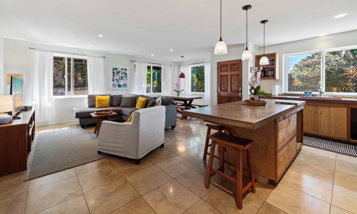 Paia House | Paia Family Cottage - Walk to everything in Paia Town