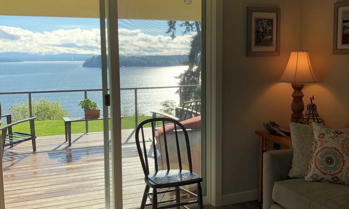 Langley House | Puget Sound/Mtn Sunrise View - NO CLEANING FEE- *PLEASE READ FULL DESCRIPTION *