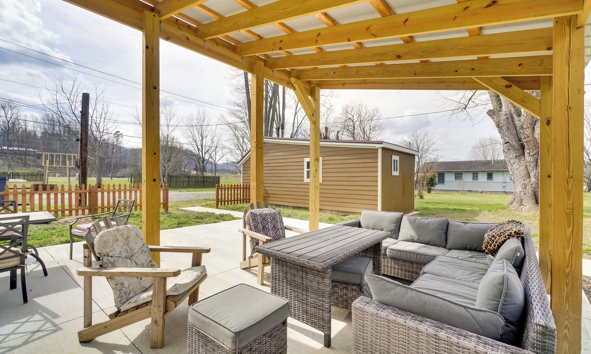 Townsend Cabin | 2 Mi to Nat'l Park: Riverside Smoky Mtn Cabin!