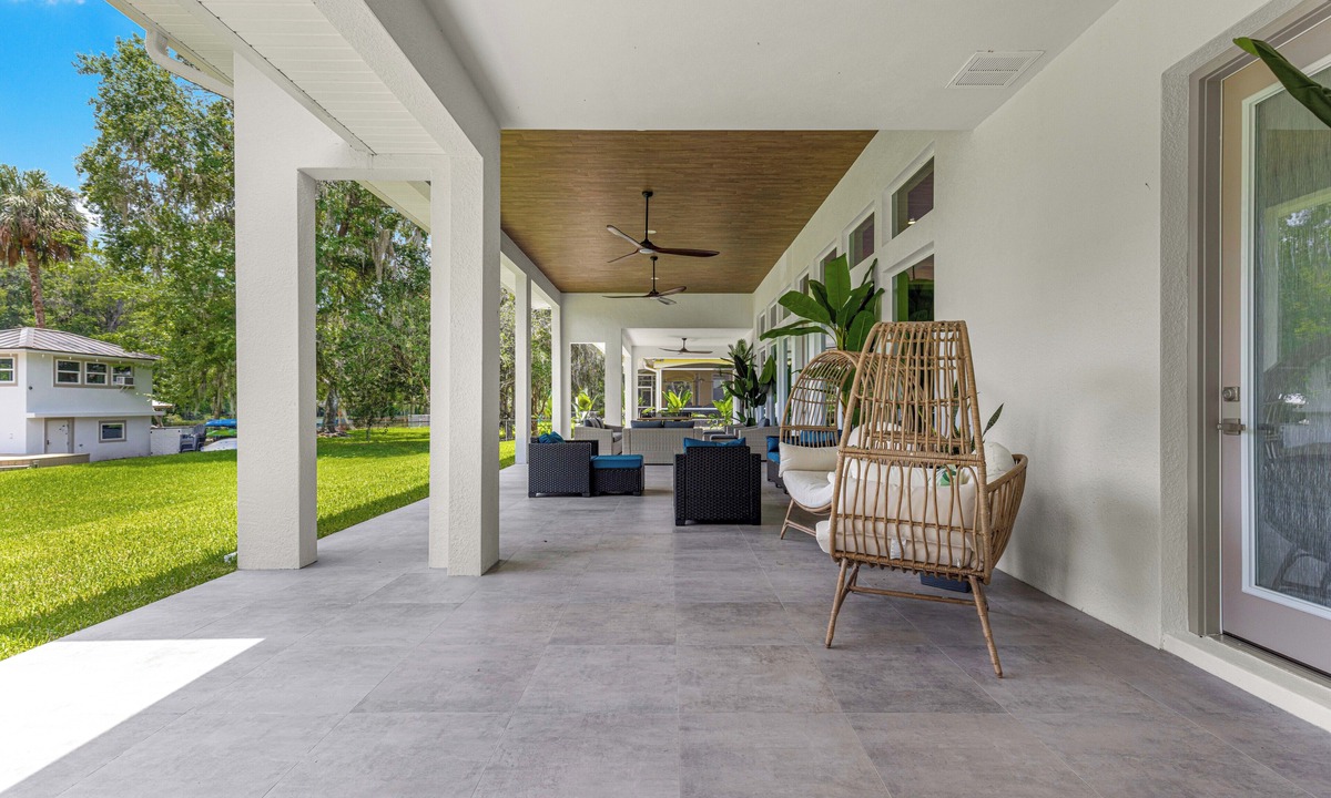 Dunnellon House | Rainbow Retreat Luxury Escape: 2 Homes, 11 Bedrooms, Perfect for Big Groups!