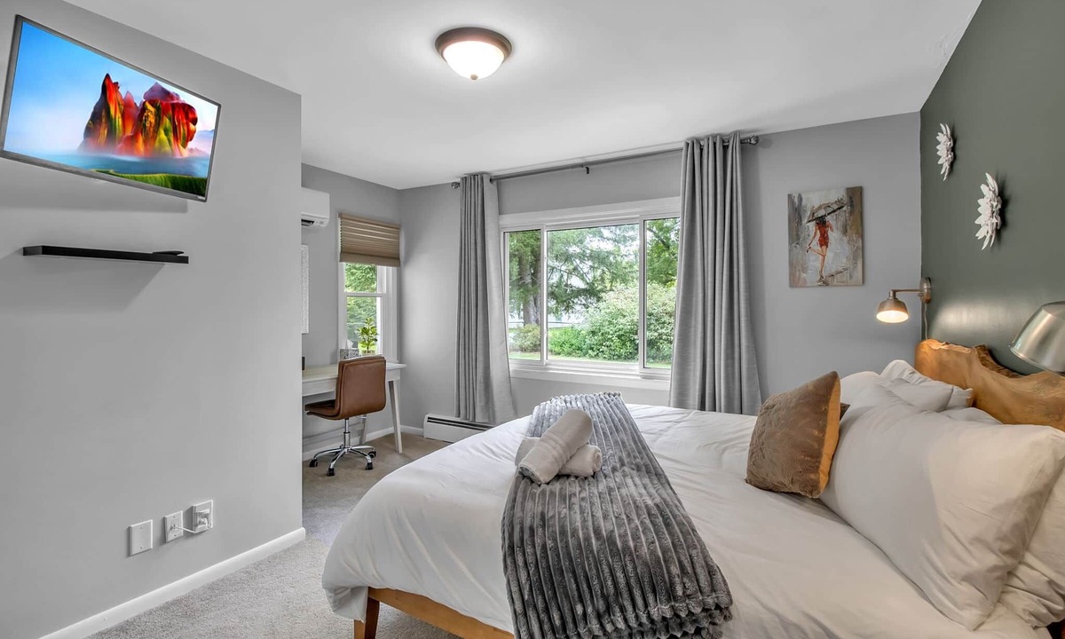 Ellicottville House | Gondola House | Hot tub, Arcade, Walkable Getaway, Fun Central! Game Room, Hot Tub, Steps to Village.
