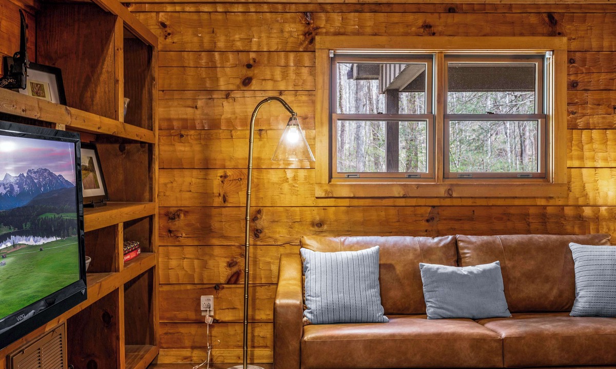 Townsend Cabin | Mountain-Modern Cabin w/BIG Jet Tub