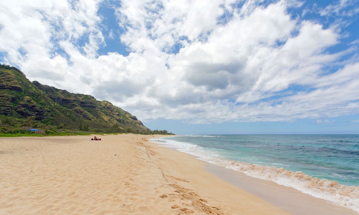 Mokuleia House | Kukui Hale - Short Walk to Beach, AC