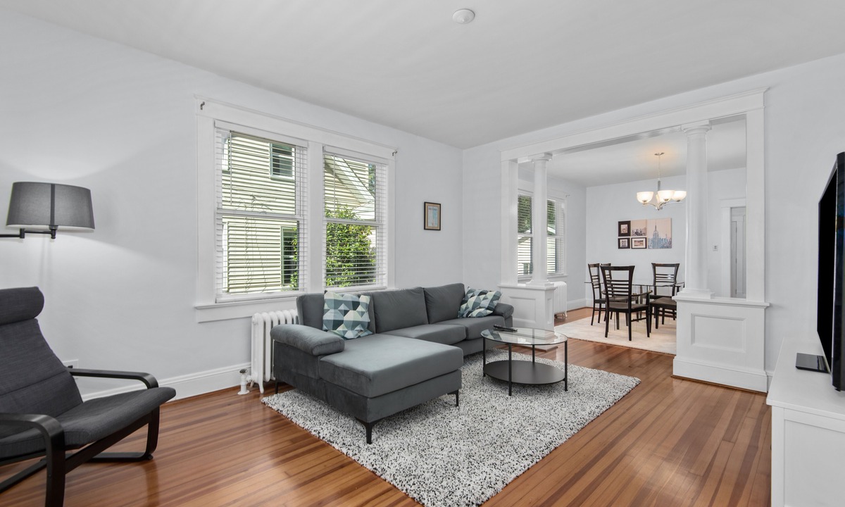 Norfolk House | Magnificent 2 Bedroom Home in Norfolk's Best Neighborhood