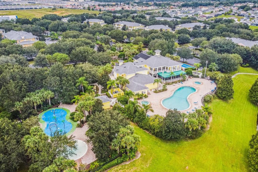 Bahama Bay House | 3BR Lakeside Apartment at Bahama Bay