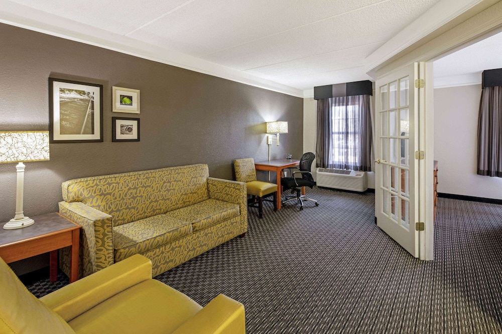 Photo of Livingroom in Macon