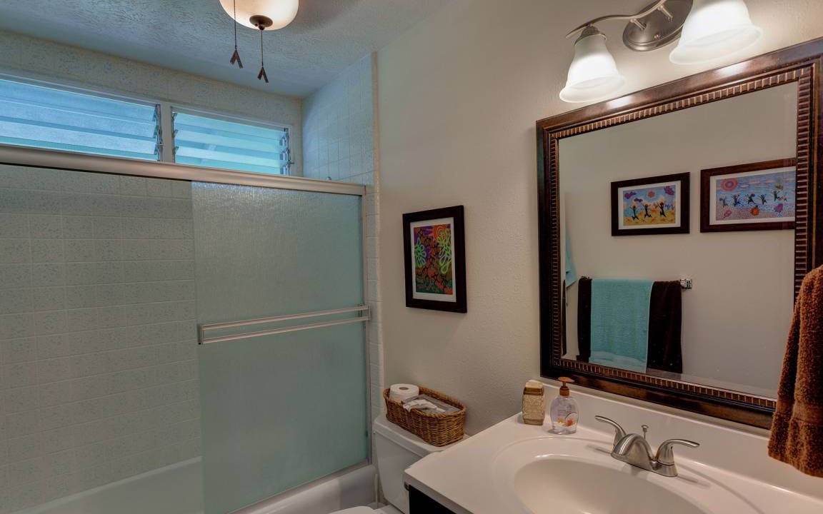 Photo of Bathroom in Kapoho