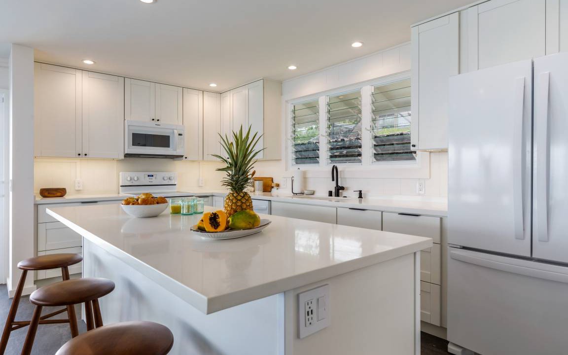 Photo of Kitchen in Kahaluu Bay