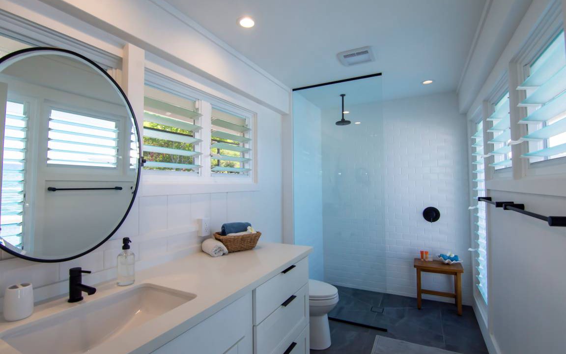 Photo of Bathroom in Kahaluu Bay