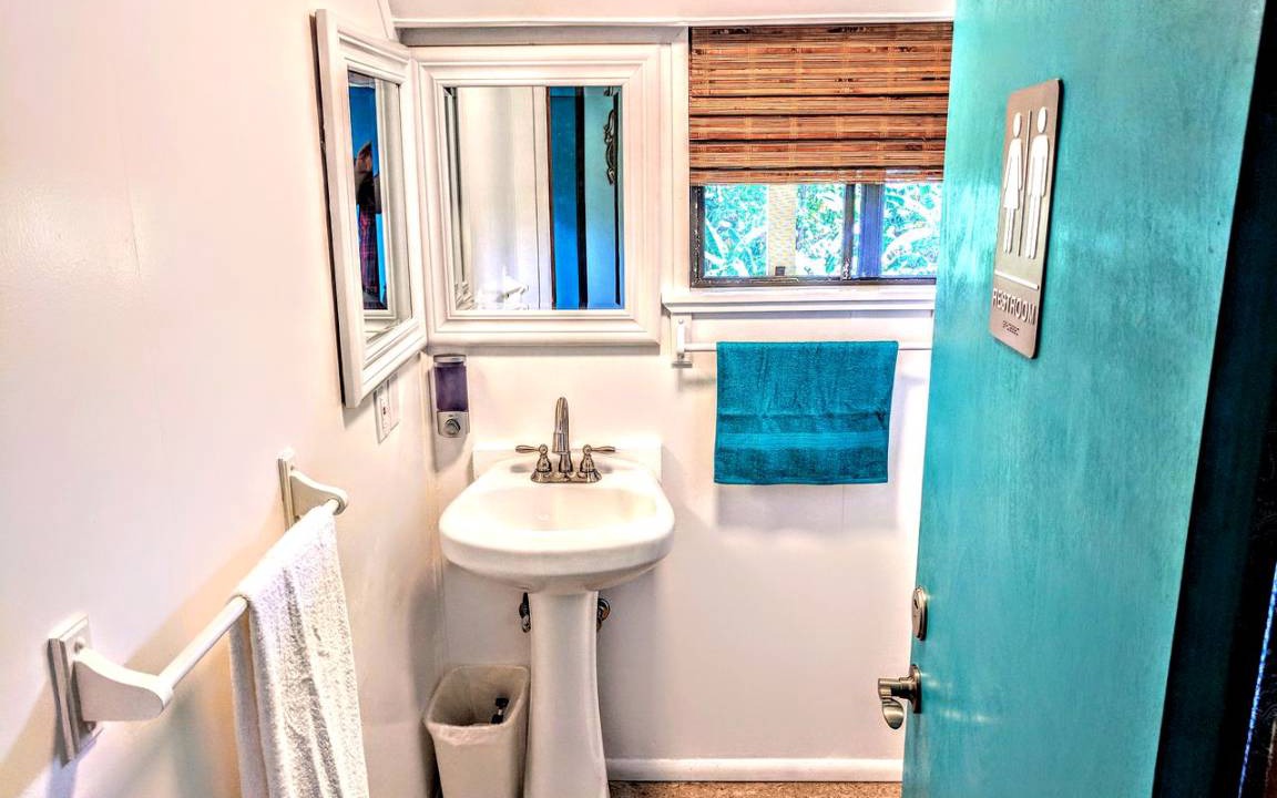 Photo of Bathroom in Pepeekeo