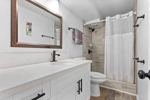 Photo of Bathroom in Punaluu