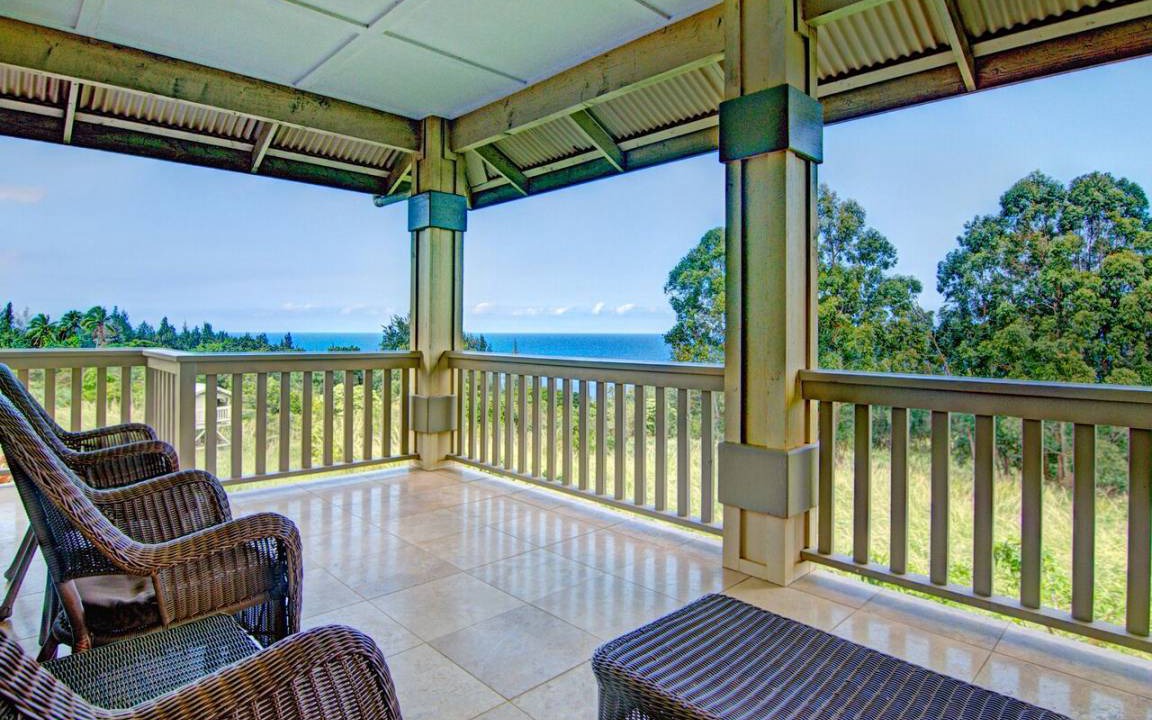 Photo of Patio Balcony in Honokaa