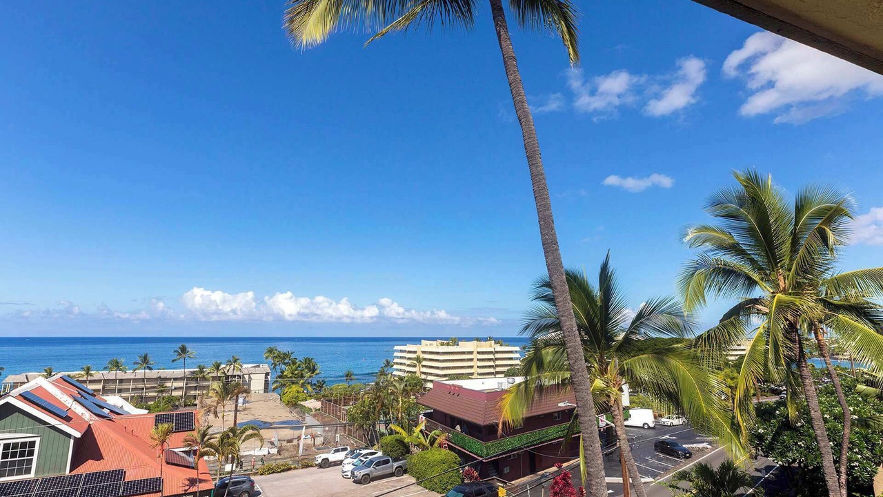 Photo of Others in Historic Kailua Village