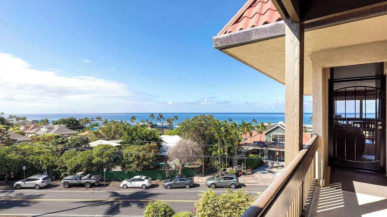 Photo of Others in Historic Kailua Village
