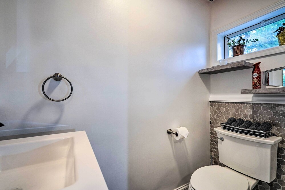 Photo of Bathroom in Jamestown West