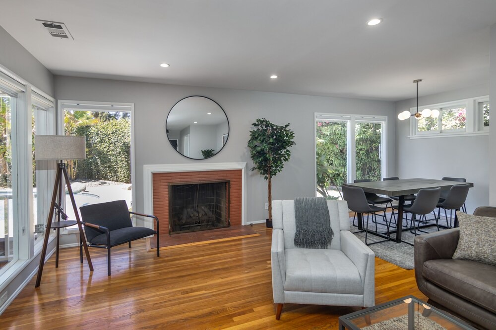 Photo of Livingroom in Sherman Oaks
