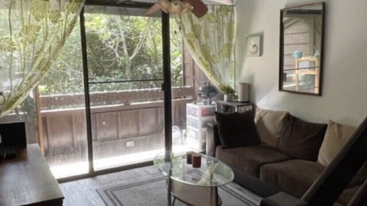 Photo of Livingroom in Ka'a'awa