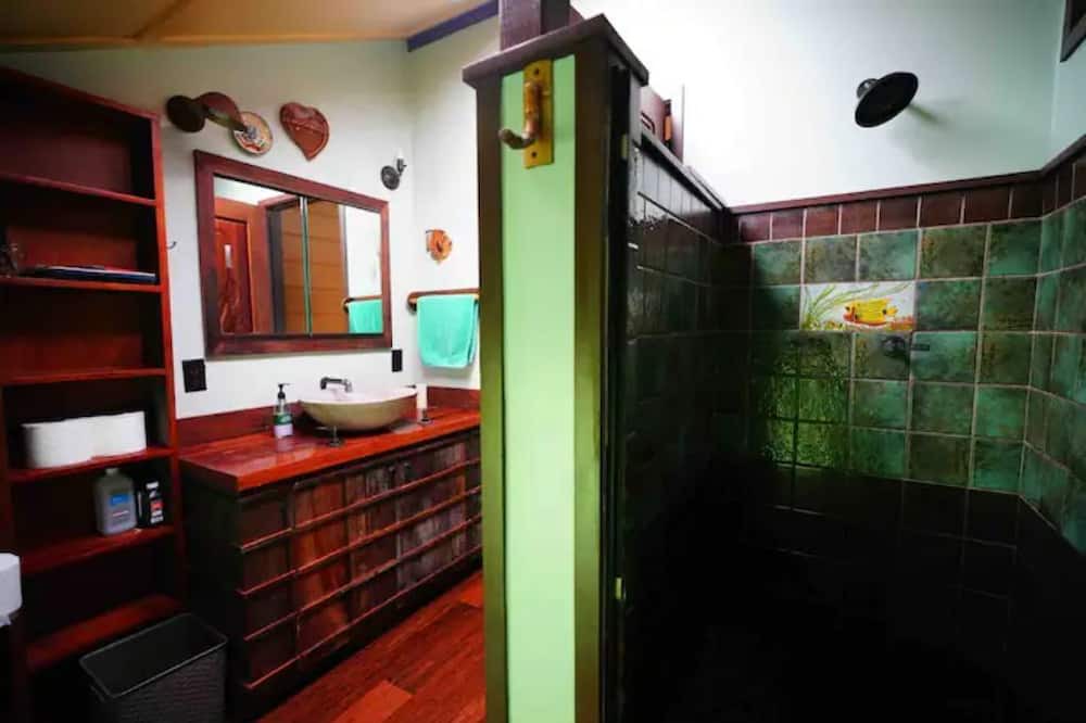 Photo of Bathroom in Honokaa