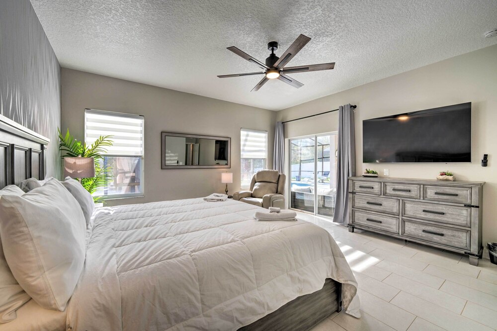 Photo of Bedroom in Crescent Lakes