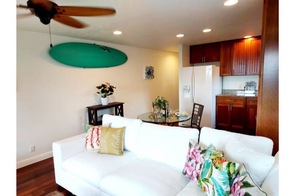 Photo of Livingroom in Punaluu