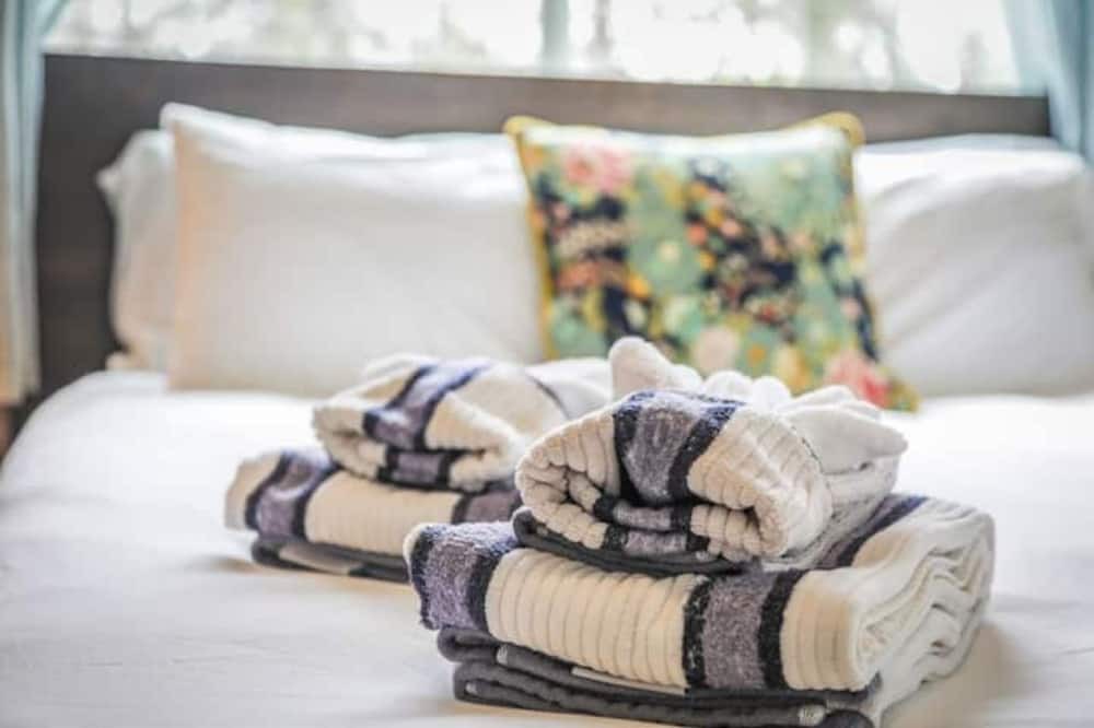 Photo of Bedroom in Royal Hawaiian Estates