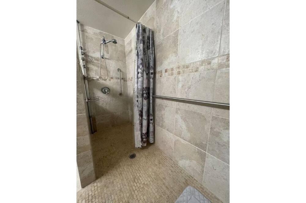 Photo of Bathroom in Kalihi Valley