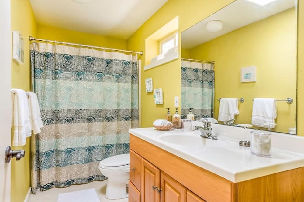 Photo of Bathroom in Kahala