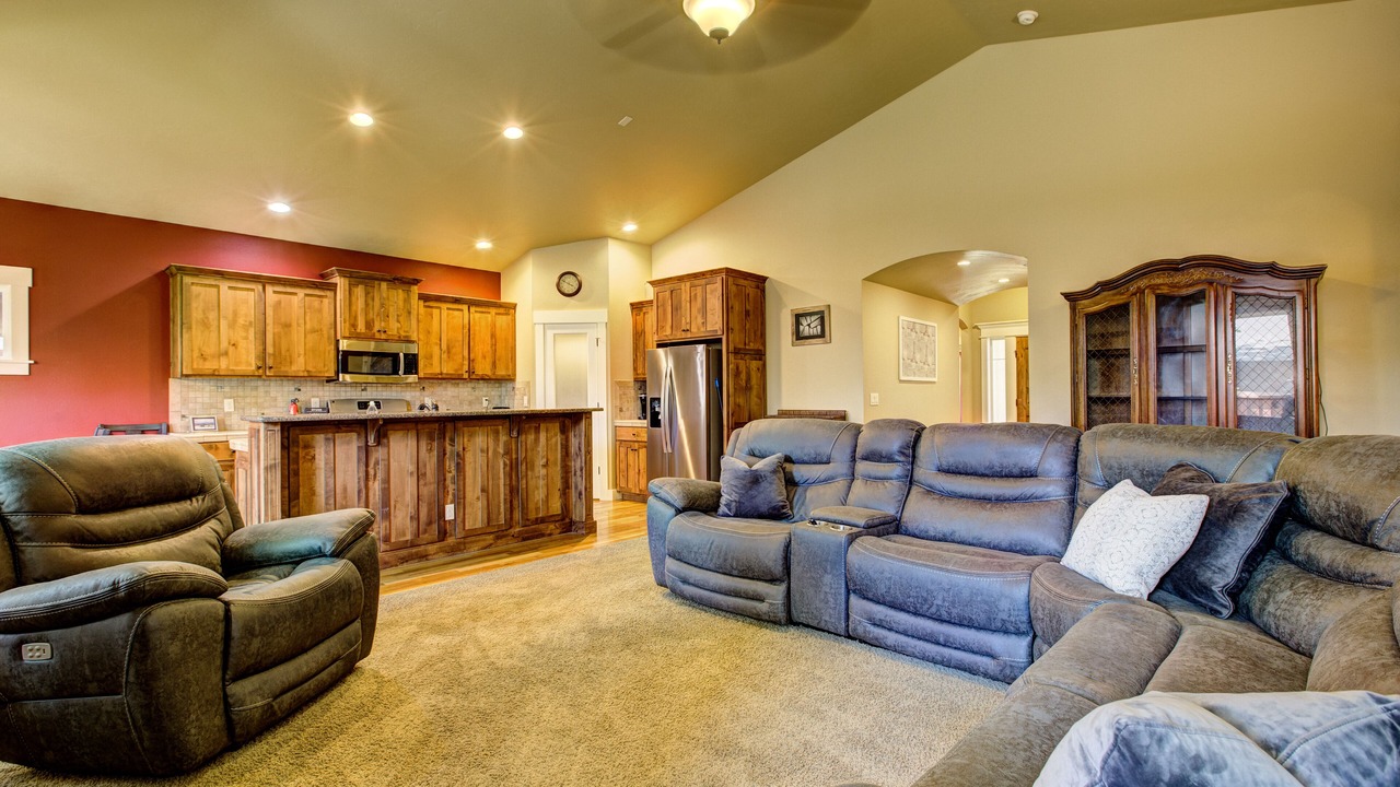 Photo of Livingroom in Southwest Ada County Alliance