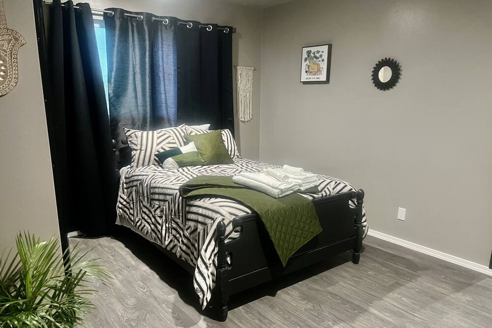 Photo of Bedroom in Eden Roc