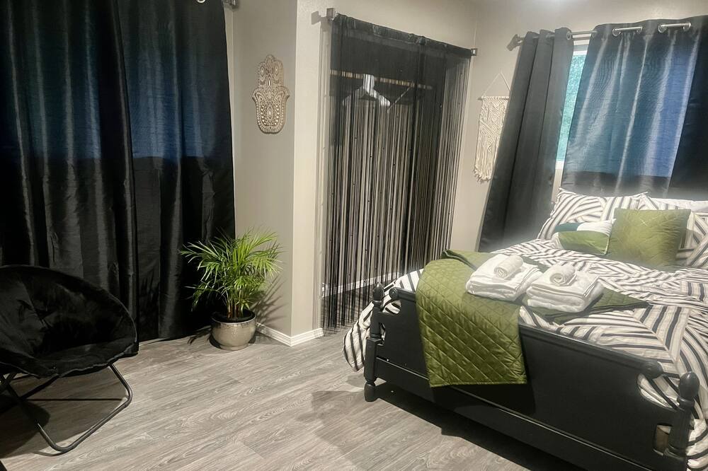 Photo of Bedroom in Eden Roc