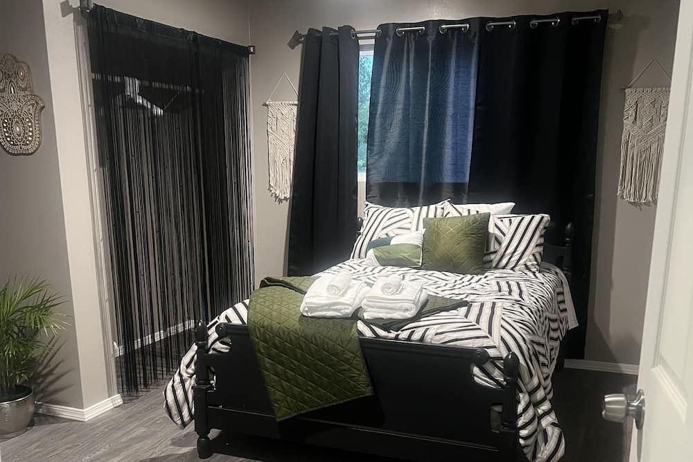 Photo of Bedroom in Eden Roc