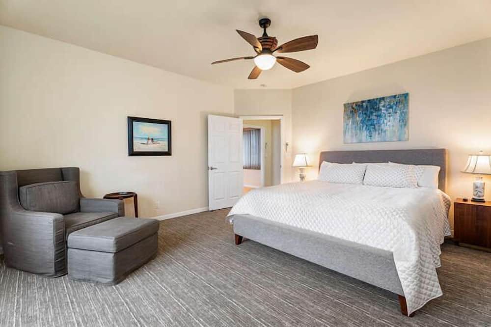 Photo of Bedroom in Kealakekua