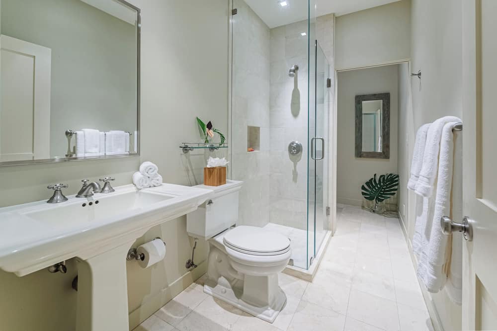 Photo of Bathroom in 'Aina Haina