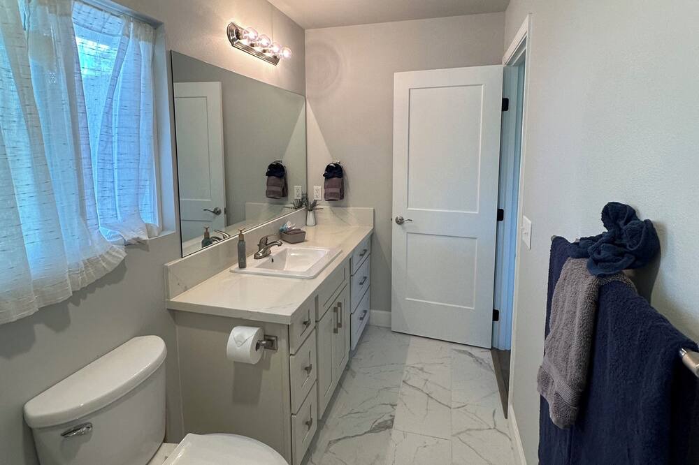 Photo of Bathroom in Ocean View