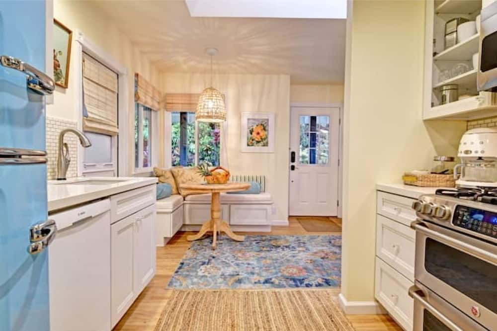 Photo of Kitchen in Royal Hawaiian Estates