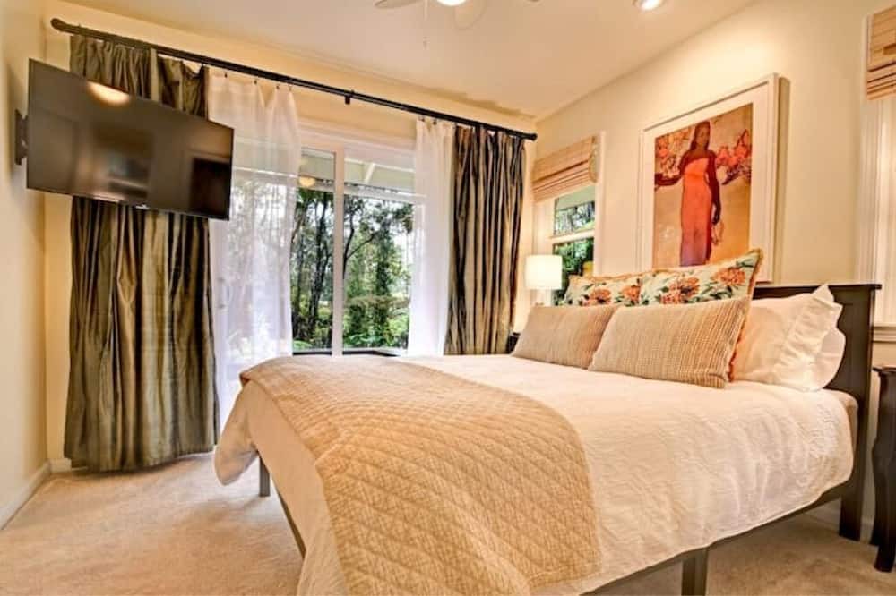 Photo of Bedroom in Royal Hawaiian Estates