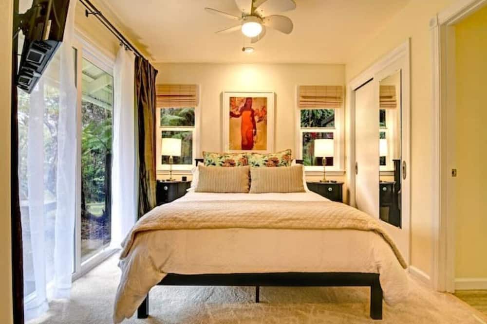 Photo of Bedroom in Royal Hawaiian Estates