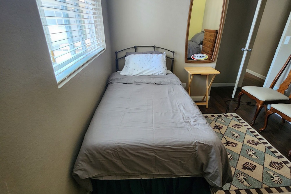Photo of Bedroom in Holly