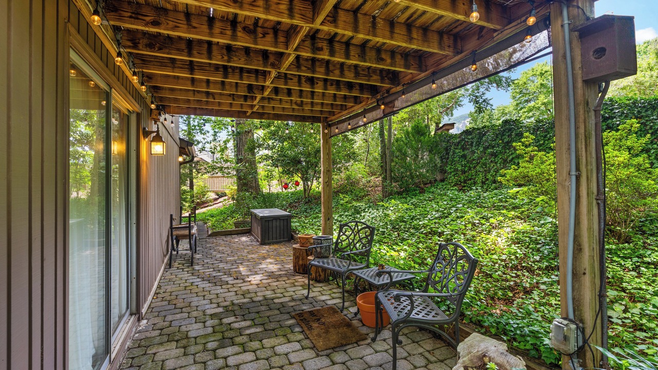 Photo of Patio Balcony in Lake Lure